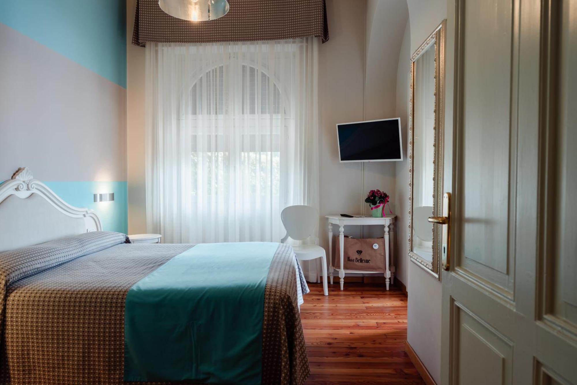 Hotel Bellevue Gardone Riviera Exterior photo
